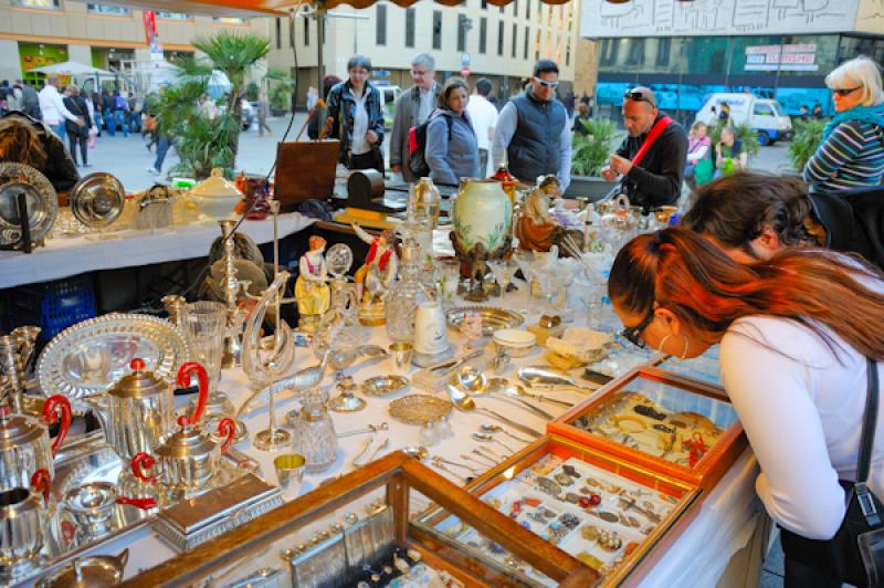 Mercado en Plaza Nova, Barcelona, CataluÃ±a, Esp...