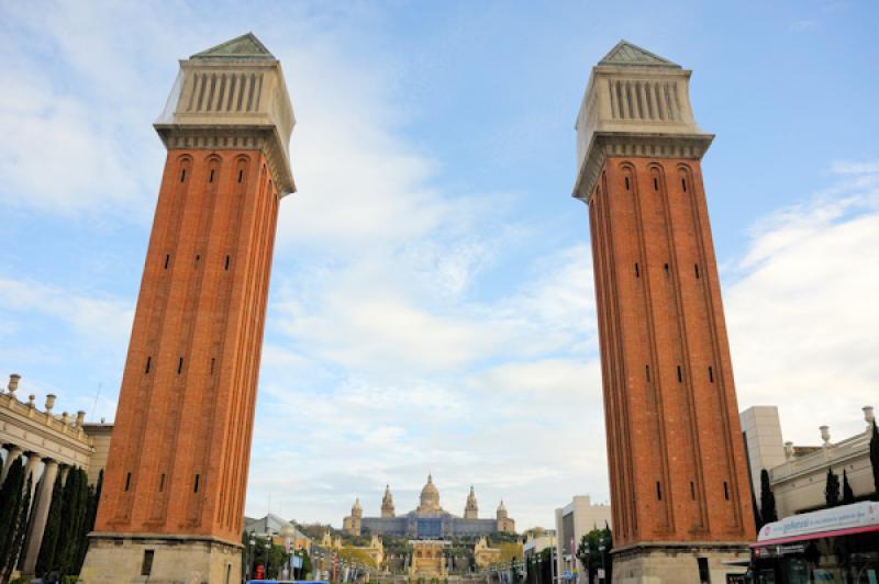 Plaza de EspaÃ±a, Torres Venecianas, Montjuic, B...