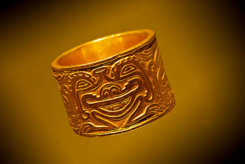 Brazalete Oro, Museo del Oro, Bogota, Cundinamarca...