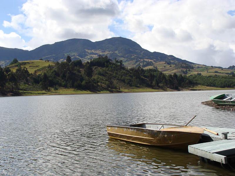 Lago de Ubate, Villa de San Diego de Ubate, Ubate,...