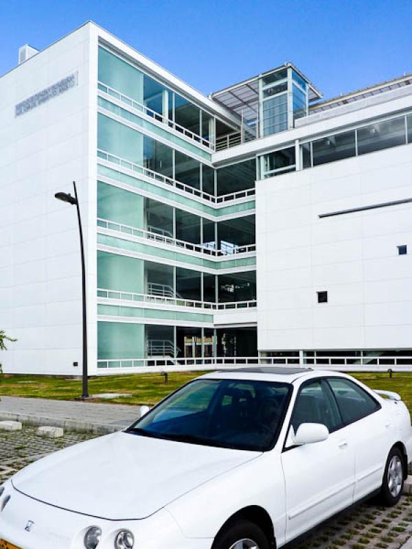 Edificio de Ciencia y Tecnologia Luis Carlos Sarmi...