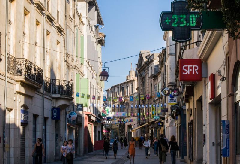 Calle Empedrada de Bouches-du-Rhône, Arles, Franc...