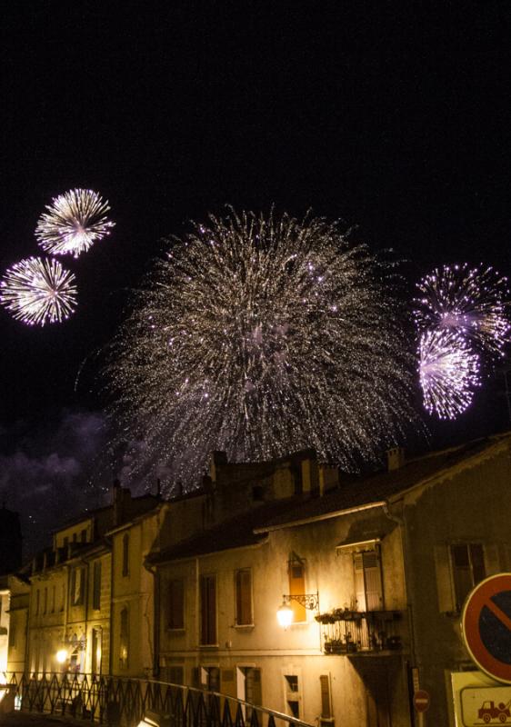 Juegos Pirotecnicos en Bouches-du-Rhône, Arles, F...