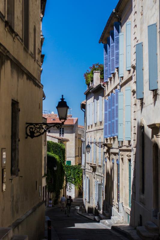 Calle Empedrada de Bouches-du-Rhône, Arles, Franc...