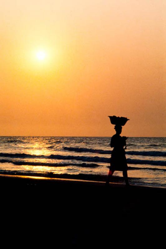 Palenquera en la Playa, Cartagena, Bolivar, Colomb...