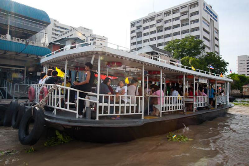 Botes en el Rio Chao Phraya, Bangkok, Tailandia, S...