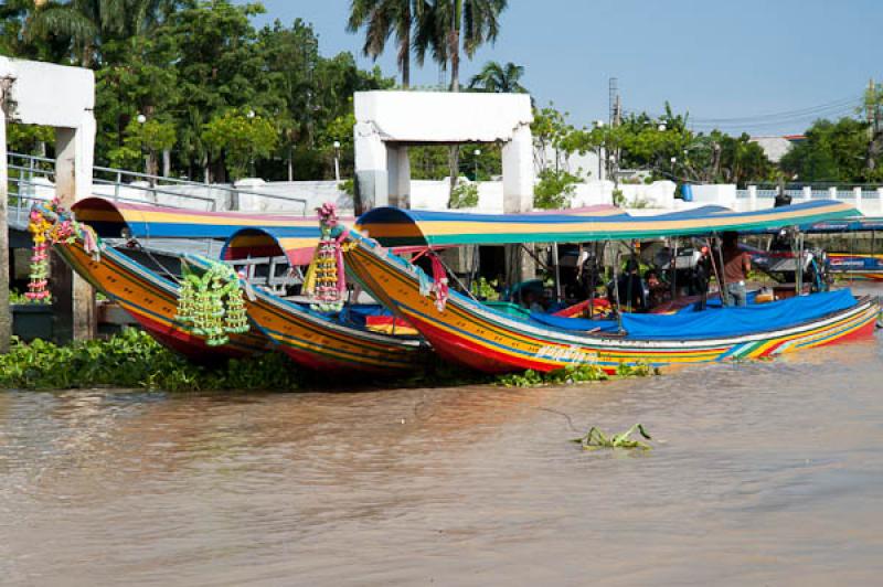 Botes en el Rio Chao Phraya, Bangkok, Tailandia, S...