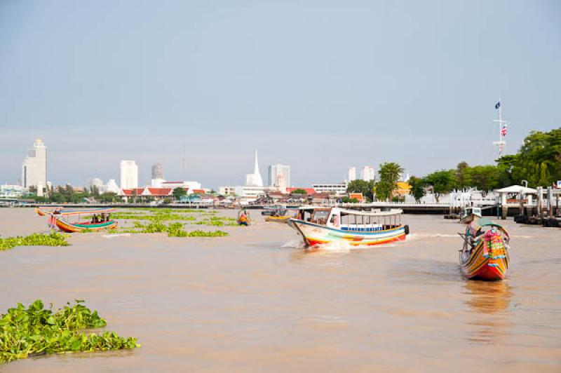 Botes en el Rio Chao Phraya, Bangkok, Tailandia, S...