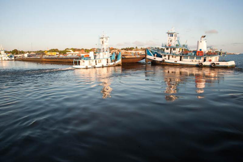 Embarciones en el Rio