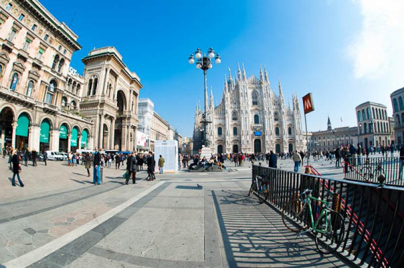 Plaza del Duomo, Milan, Lombardia, Italia, Europa ...