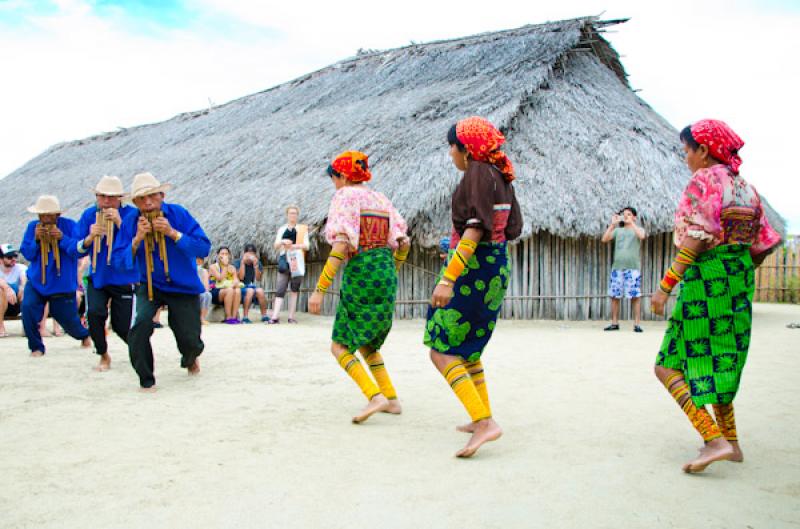 Baile Kuna, Guna Yala, Archipielago de San Blas, E...