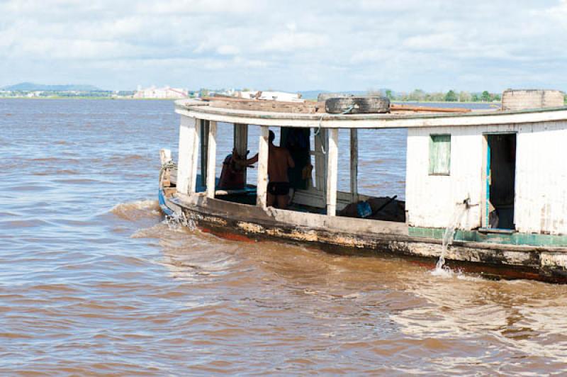 Planchon en el Rio Amazonas, Amazonas, Leticia, Co...