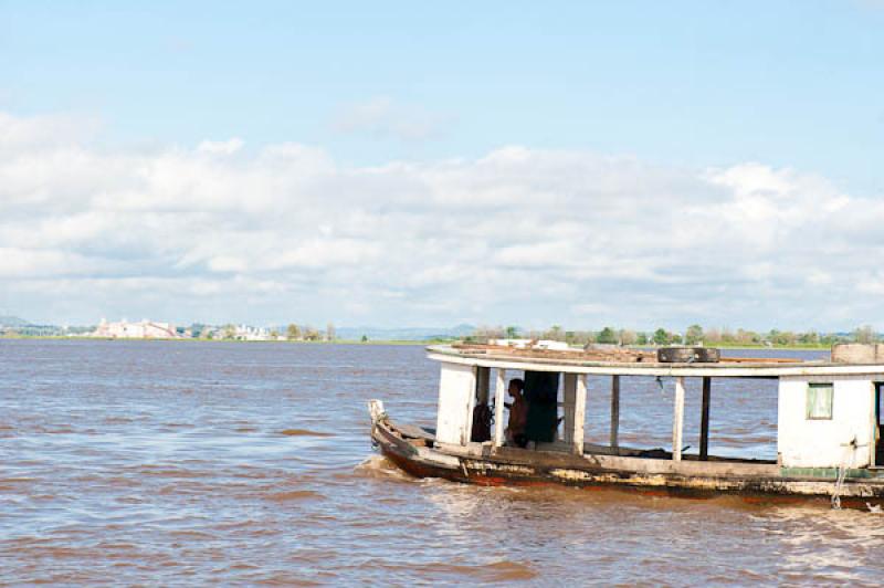 Planchon en el Rio Amazonas, Amazonas, Leticia, Co...