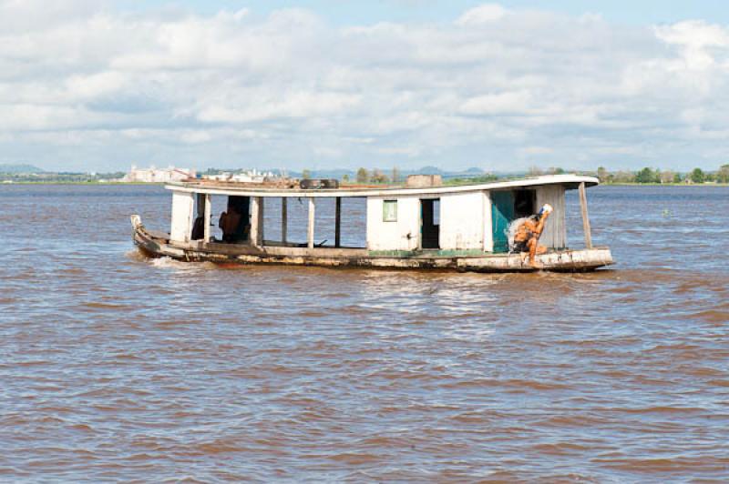 Planchon en el Rio Amazonas, Amazonas, Leticia, Co...