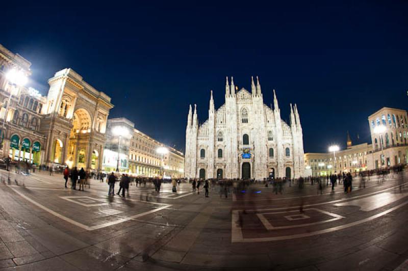 Plaza del Duomo, Milan, Lombardia, Italia, Europa ...