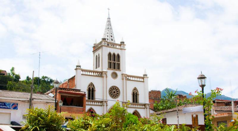 Iglesia Parroquial de San Isidro Labrador, Giraldo...