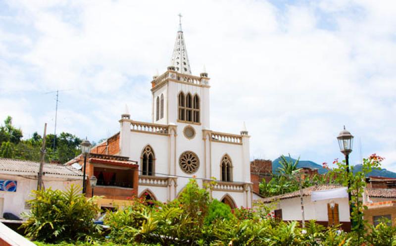 Iglesia Parroquial de San Isidro Labrador, Giraldo...