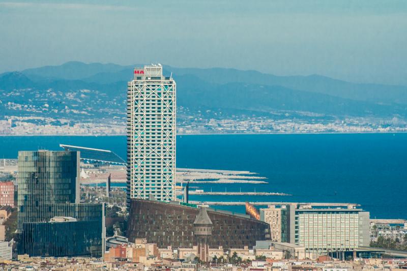 Torre Mapfre, Playa de la Barceloneta, Barcelona, ...