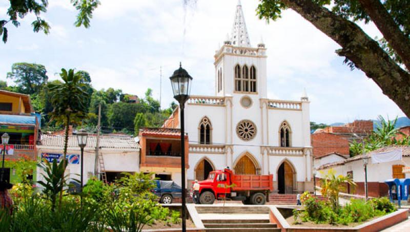 Iglesia Parroquial de San Isidro Labrador, Giraldo...