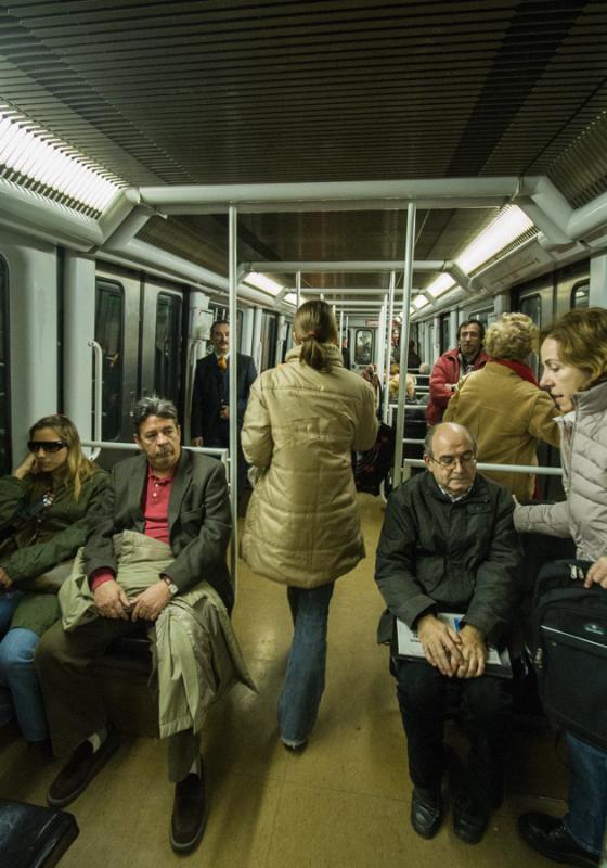 Interior del Metro de Barcelona, Cataluña, Españ...