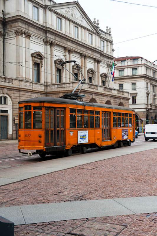 Teatro de La Scala y Tranvia, Milan, Lombardia, It...