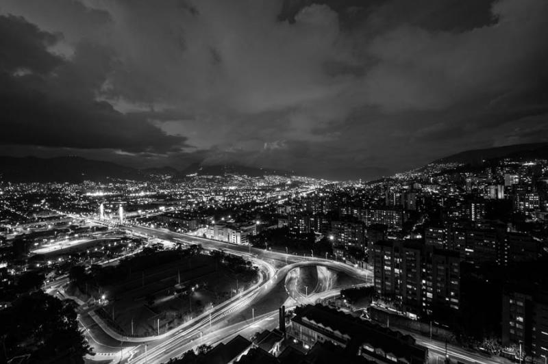 Puente de la Calle 4 Sur, Medellin, Antioquia, Col...