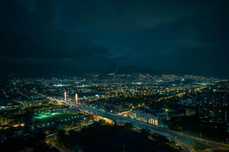 Puente de la Calle 4 Sur, Medellin, Antioquia, Col...