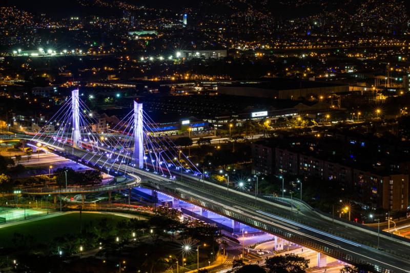 Puente de la Calle 4 Sur, Medellin, Antioquia, Col...