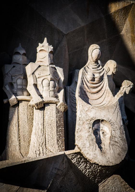 Fachada de La Pasion de Cristo en la Sagrada Famil...