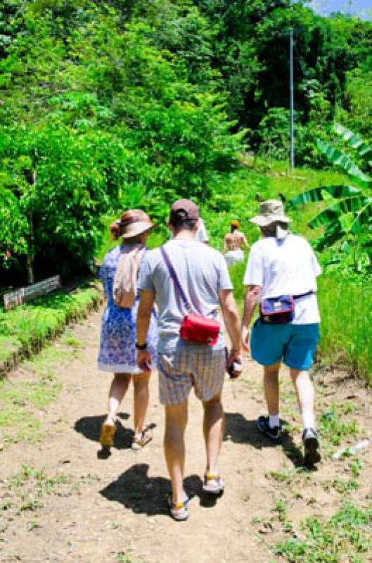 Turistas Caminando, Serrania del Darien, Sapzurro,...