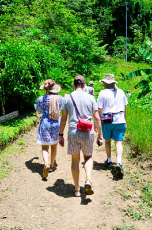 Turistas Caminando, Serrania del Darien, Sapzurro,...