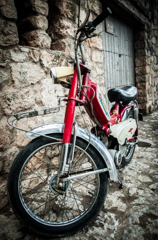 Motocicleta Estacionada, Tarragona, Barcelona, Cat...