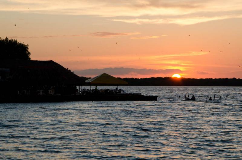 Atardece en Bahia de Cispata, San Antero, Cordoba,...