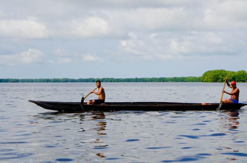 Pescadores en la Bahia de Cispata, San Antero, Cor...