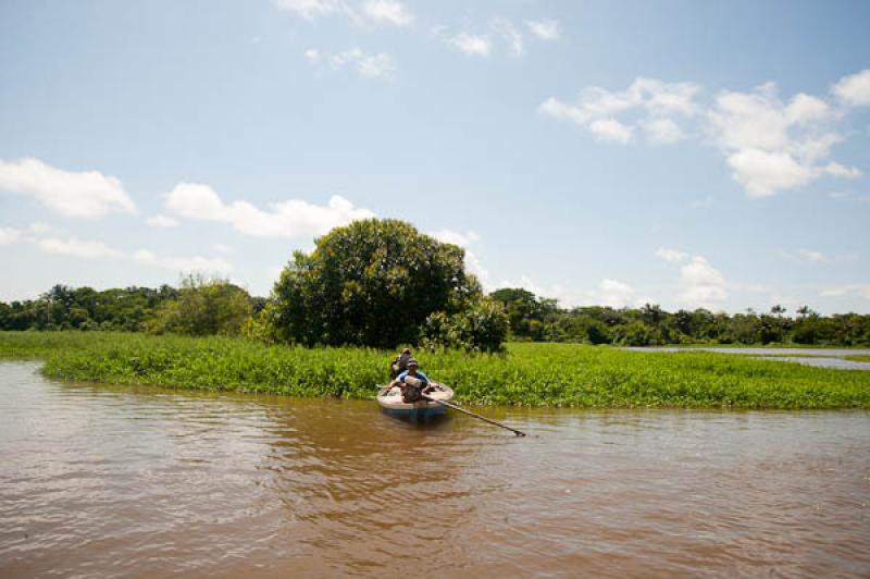 Lancha en el Lago de Maica, Santarem, Para, Brasil...