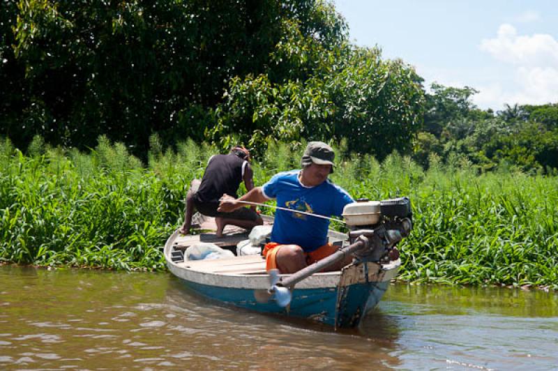 Hombres Trabajando, Lago de Maica, Santarem, Para,...