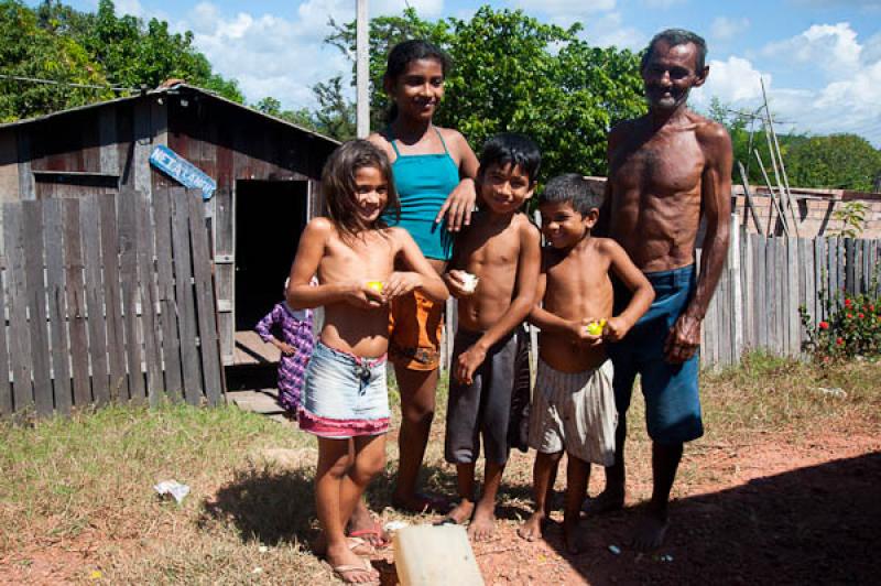 Padre con sus Hijos, Santarem, Para, Brasil, Brasi...