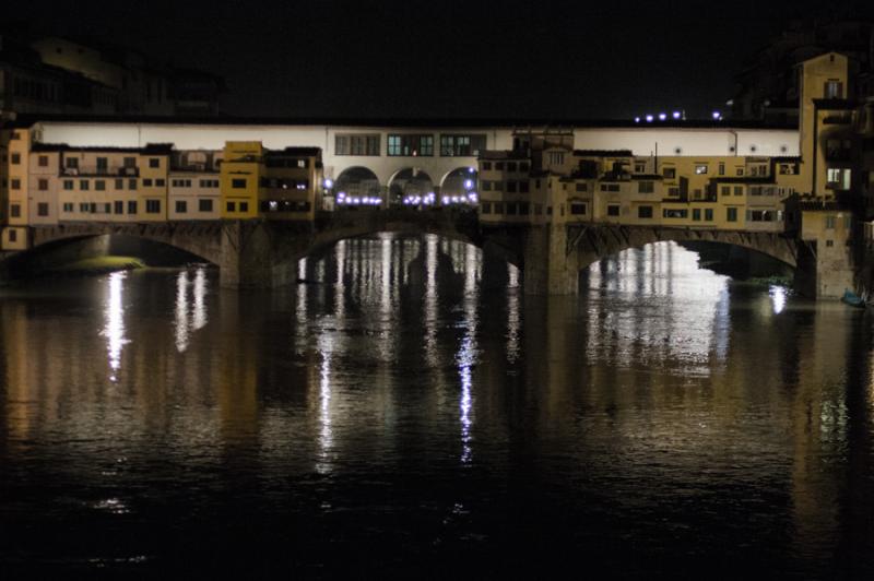 Puente Viejo, Florencia, Toscana, Italia, Europa O...