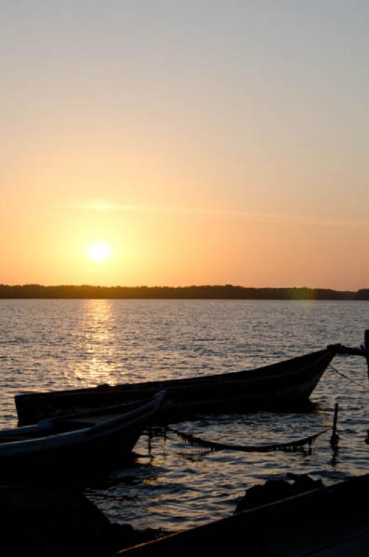 Atardece en Bahia de Cispata, San Antero, Cordoba,...