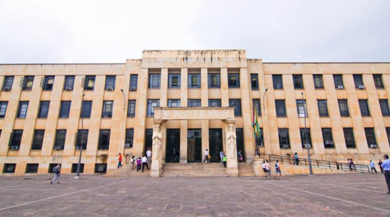 Palacio de Justicia, Plaza Civica Luis Carlos Gala...