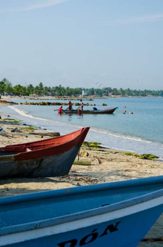 Pescadores en Playa Blanca, Bahia de Cispata, San ...