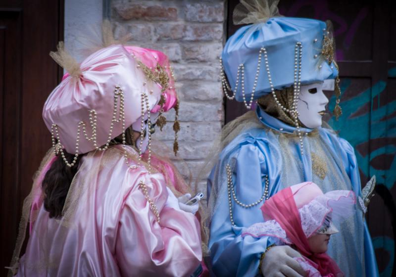 Pareja en el Carnaval Veneciano, Venecia, Veneto, ...