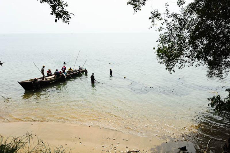 Pescadores en San Onofre, Sucre, Sincelejo, Colomb...