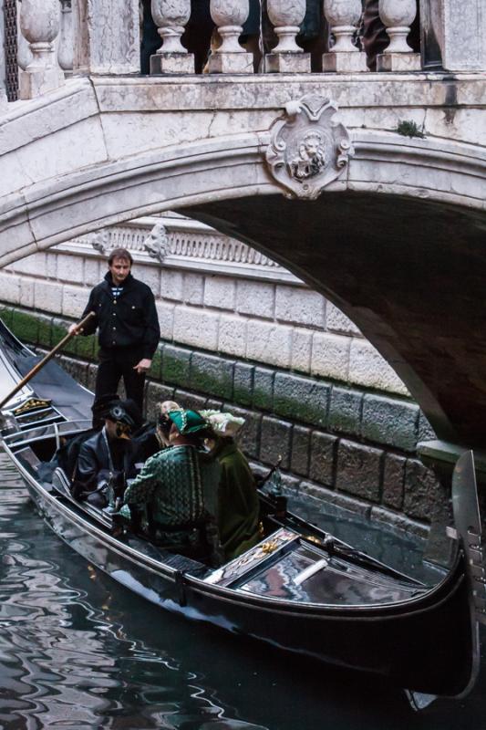 Paseo en Gondola, Venecia, Veneto, Italia, Europa ...