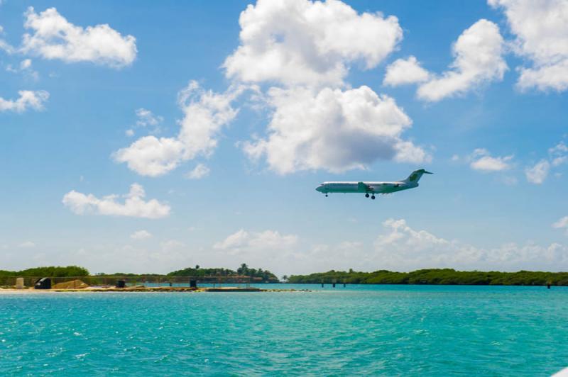 Aeropuerto Internacional Reina Beatriz, Aruba, Ora...