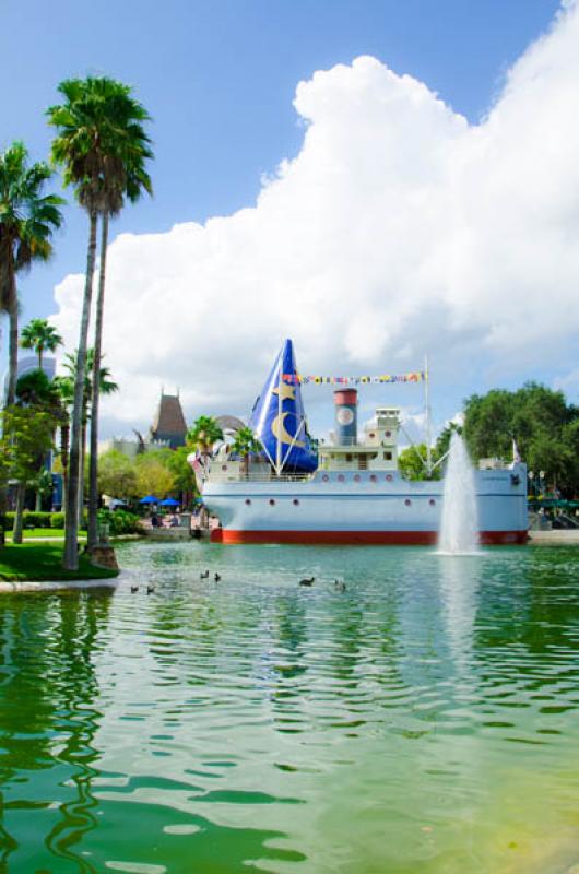 SS Down the Hatch Boat, Disney's Hollywood Studios...