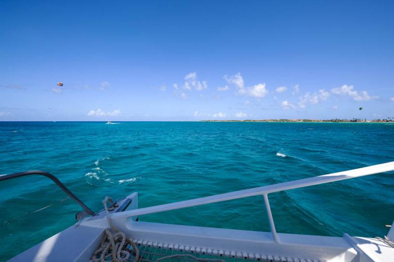 Tornado Catamaran, Oranjestad, Aruba, Antillas Men...