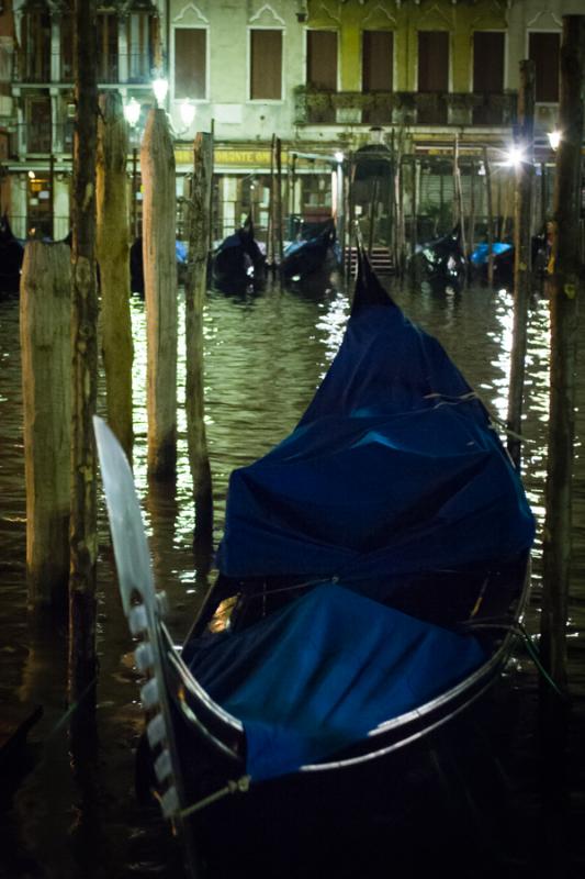 Gondola en el Gran Canal, Venecia, Veneto, Italia,...