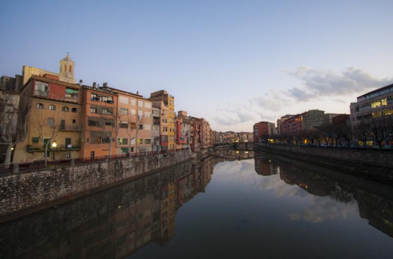 Casas Sobre el Rio Oñar, Gerona, Barcelona, Catal...