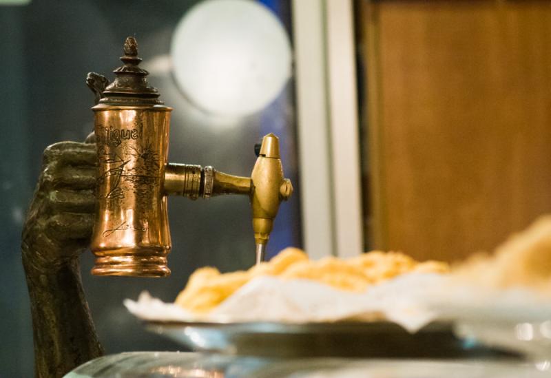 Dispensador de Cerveza, Barcelona, Cataluña, Espa...